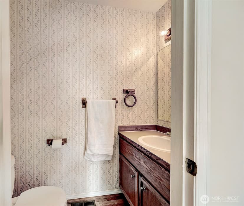 Property photo for 637 Washington Place SW, Mukilteo photo 14