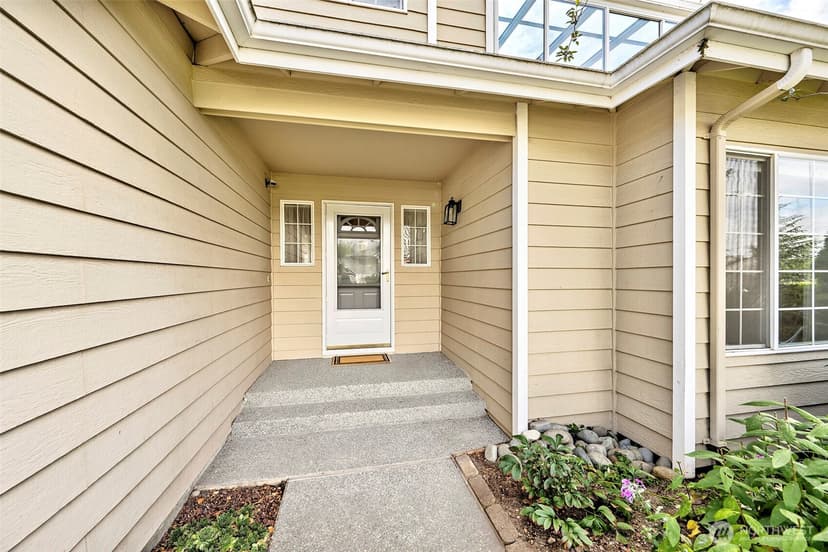 Property photo for 637 Washington Place SW, Mukilteo photo 3