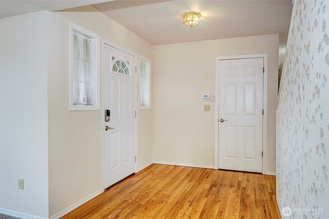 Property photo for 637 Washington Place SW, Mukilteo photo 4