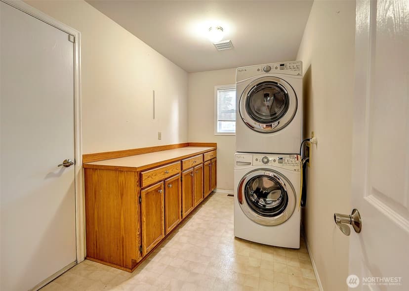 Property photo for 637 Washington Place SW, Mukilteo photo 15
