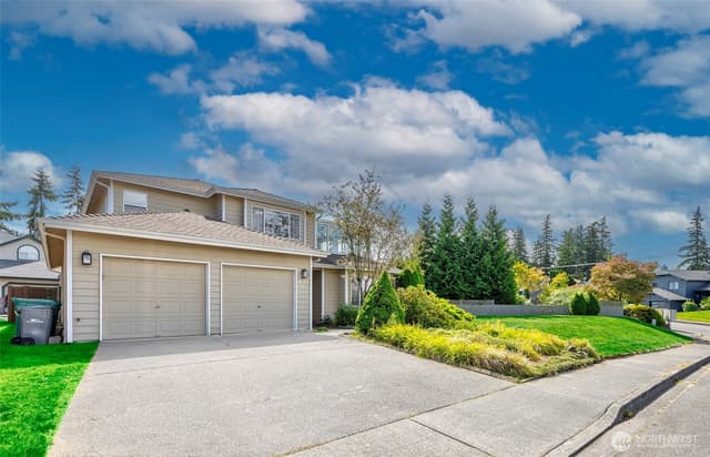 Property photo for 637 Washington Place SW, Mukilteo photo 2