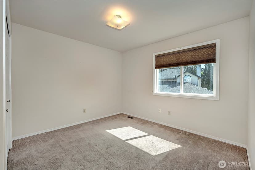 Property photo for 637 Washington Place SW, Mukilteo photo 24