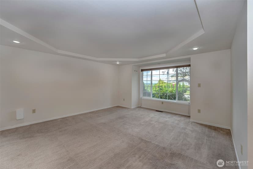 Property photo for 637 Washington Place SW, Mukilteo photo 6