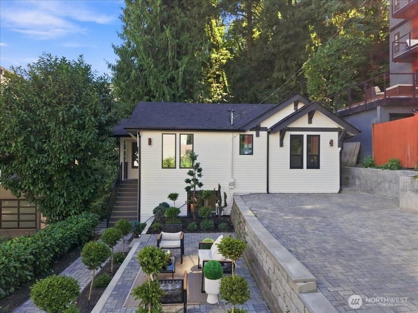 Property photo for 4011 SW Maryland Place, Seattle photo 2