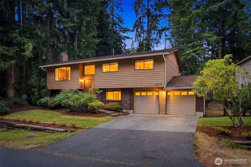 Property photo for 6212 143rd Street SW, Edmonds photo 2