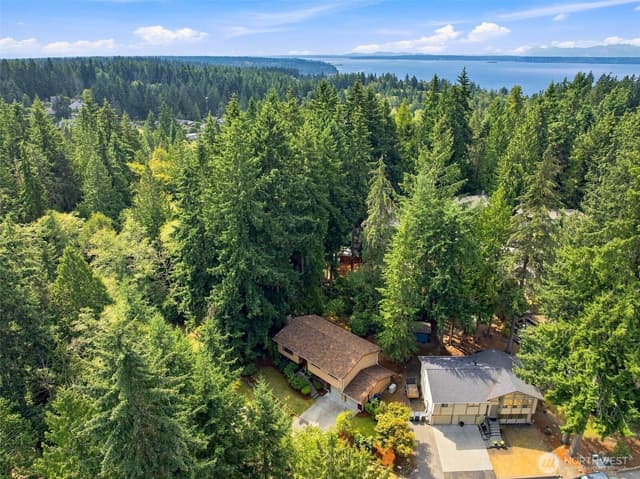 Property photo for 6212 143rd Street SW, Edmonds photo 4