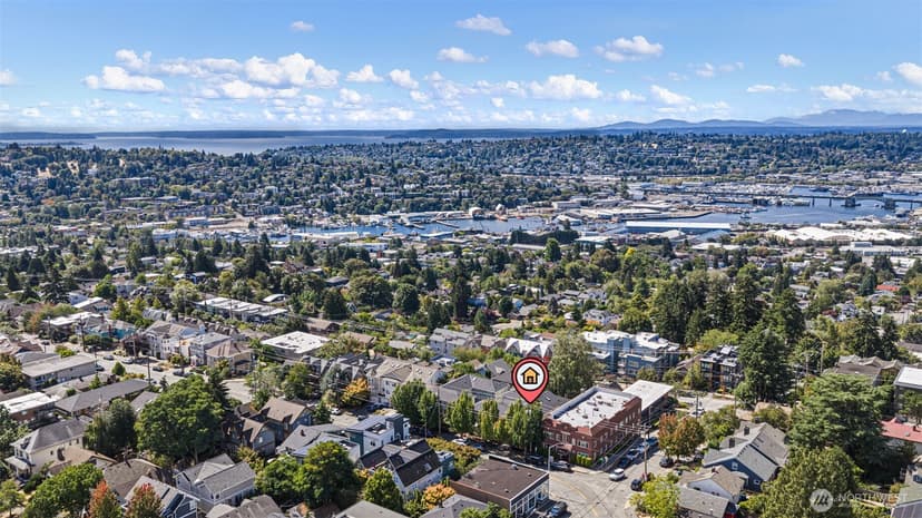 Property photo for 4423 Phinney Avenue N #F, Seattle photo 29