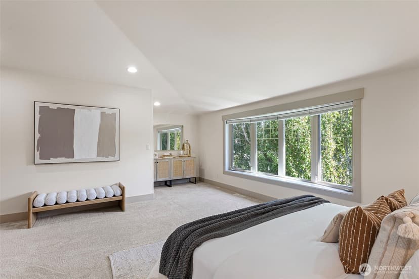 Property photo for 4423 Phinney Avenue N #F, Seattle photo 17