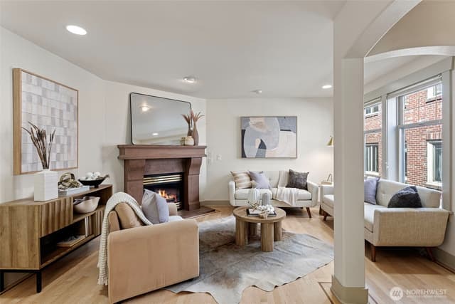 Property photo for 4423 Phinney Avenue N #F, Seattle photo 3
