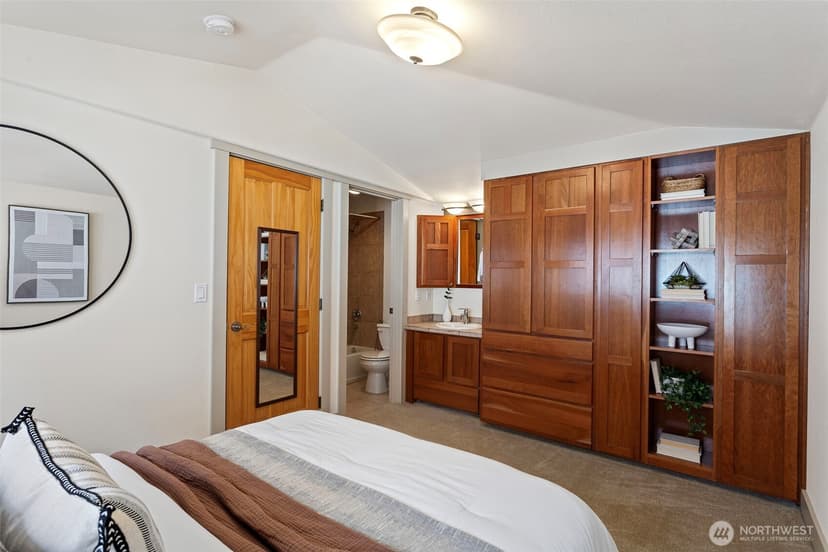 Property photo for 4423 Phinney Avenue N #F, Seattle photo 20