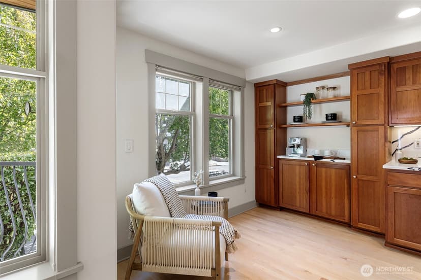 Property photo for 4423 Phinney Avenue N #F, Seattle photo 10