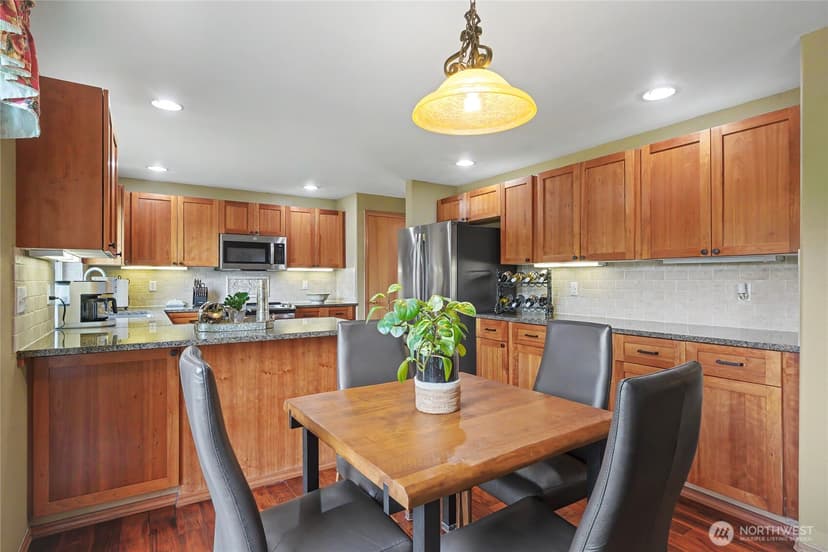 Property photo for 9805 76th Street SW, Lakewood photo 10