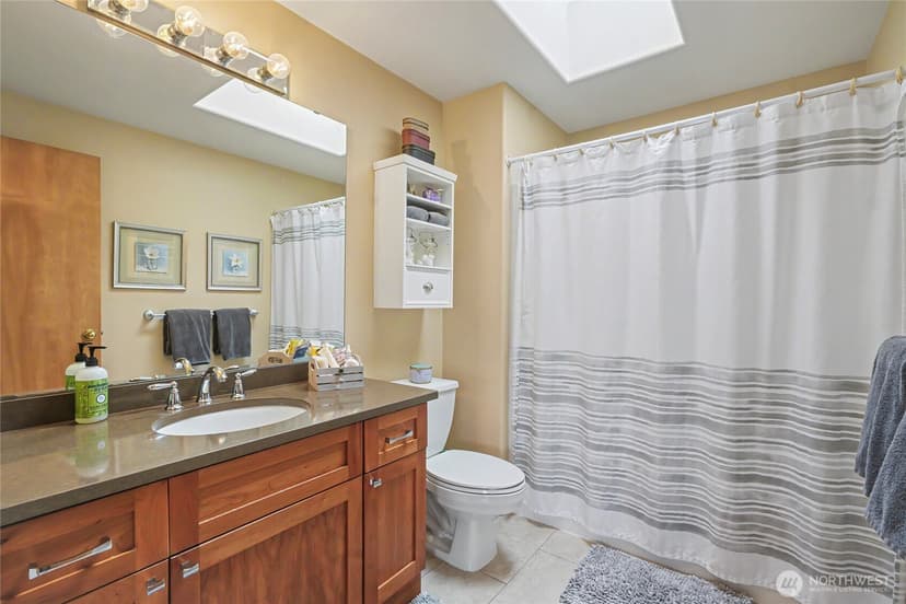 Property photo for 9805 76th Street SW, Lakewood photo 21