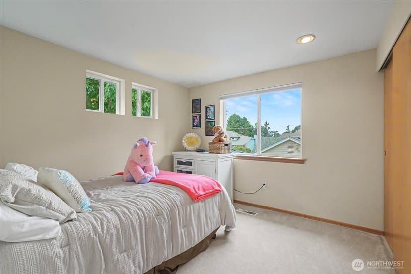 Property photo for 9805 76th Street SW, Lakewood photo 22