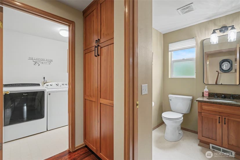 Property photo for 9805 76th Street SW, Lakewood photo 13