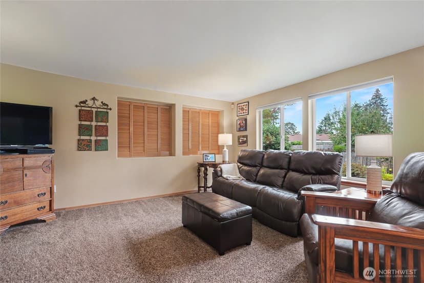 Property photo for 9805 76th Street SW, Lakewood photo 11