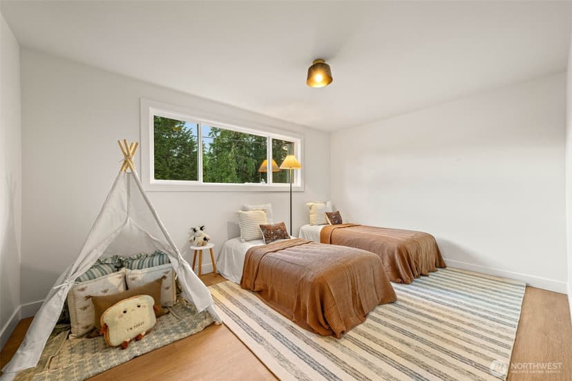 Property photo for 16301 Wallingford Avenue N, Shoreline photo 12