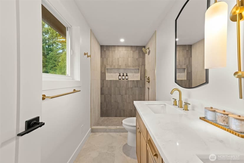 Property photo for 16301 Wallingford Avenue N, Shoreline photo 14