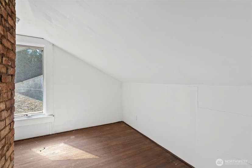 Property photo for 419 S 150th Street, Burien photo 19