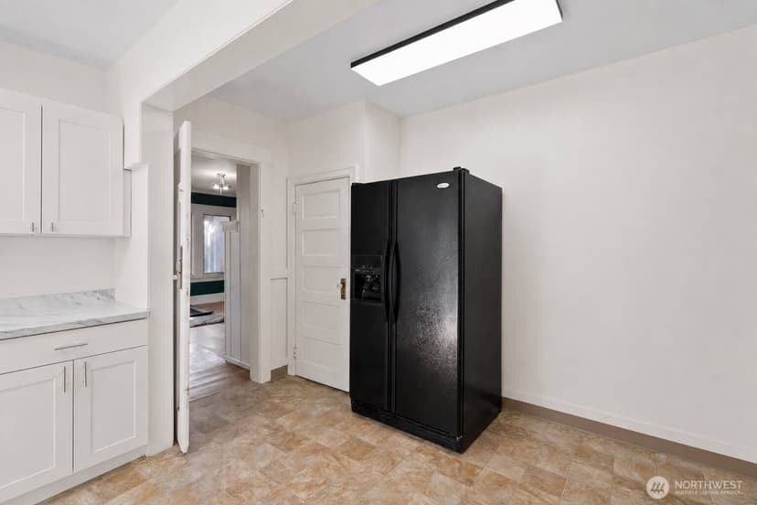 Property photo for 419 S 150th Street, Burien photo 11