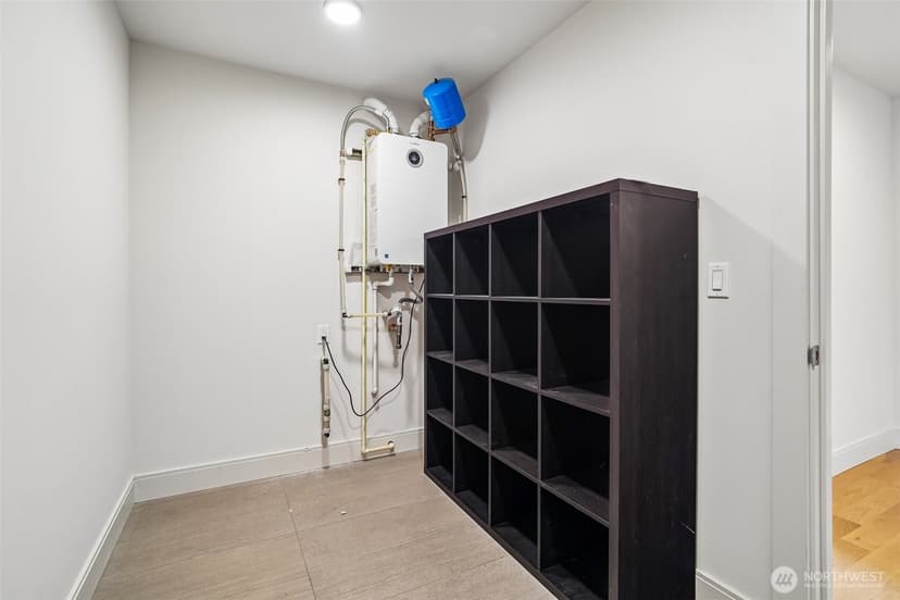 Property photo for 3319 W ELMORE Street, Seattle photo 19