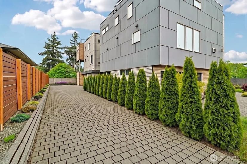 Property photo for 3319 W ELMORE Street, Seattle photo 23