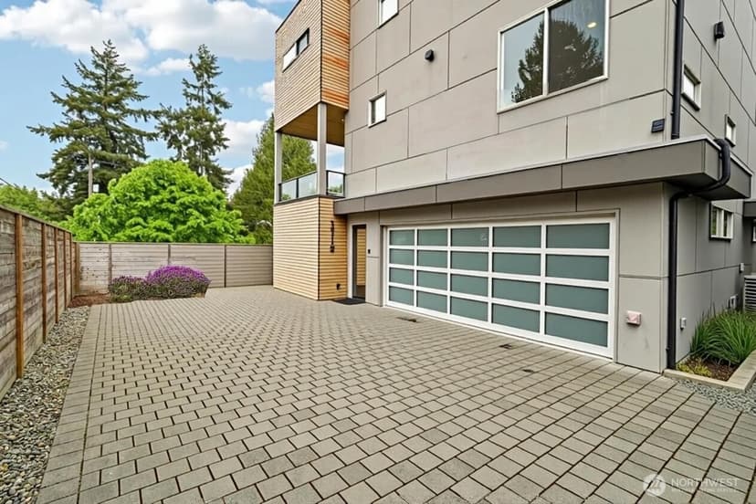 Property photo for 3319 W ELMORE Street, Seattle photo 2