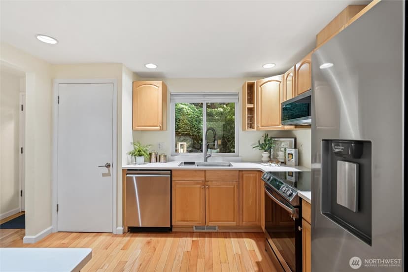 Property photo for 3506 108th Place NE #31-1, Bellevue photo 15