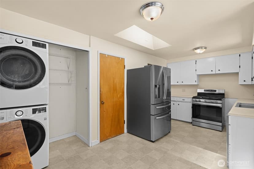Property photo for 1216 N 172nd Street, Shoreline photo 9