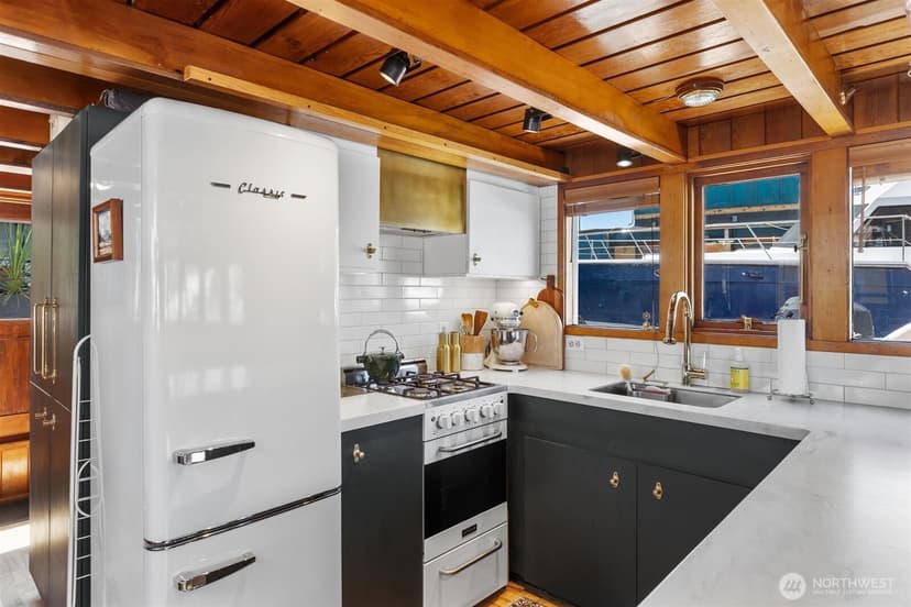 Property photo for 3308 Fuhrman Avenue E #1, Seattle photo 8