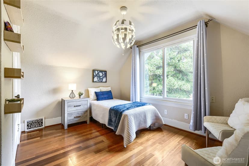 Property photo for 504 23rd Avenue E, Seattle photo 12