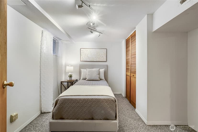 Property photo for 504 23rd Avenue E, Seattle photo 17