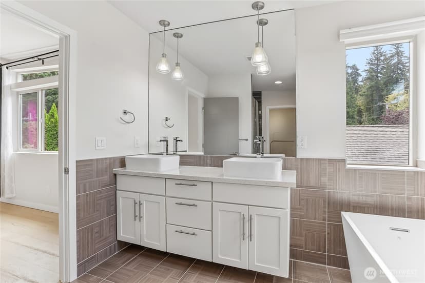 Property photo for 8312 120th Avenue NE, Kirkland photo 16
