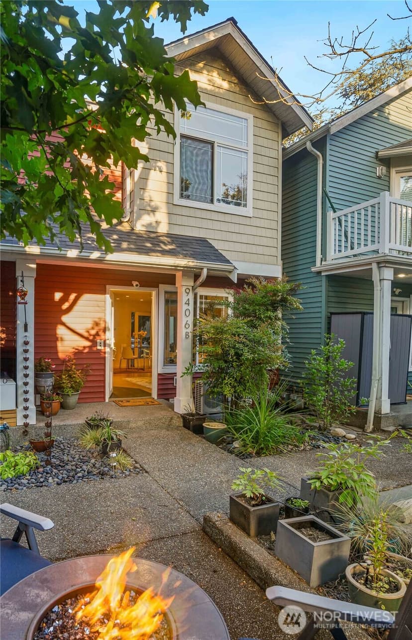 Property photo for 9406 Linden Avenue N #B, Seattle photo 3