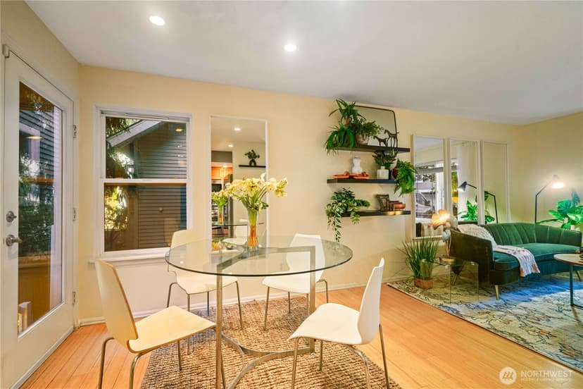 Property photo for 9406 Linden Avenue N #B, Seattle photo 10
