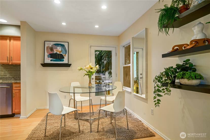 Property photo for 9406 Linden Avenue N #B, Seattle photo 12