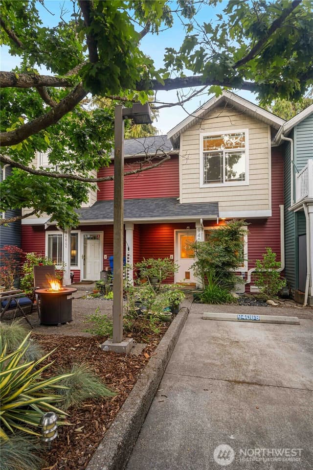 Property photo for 9406 Linden Avenue N #B, Seattle photo 5