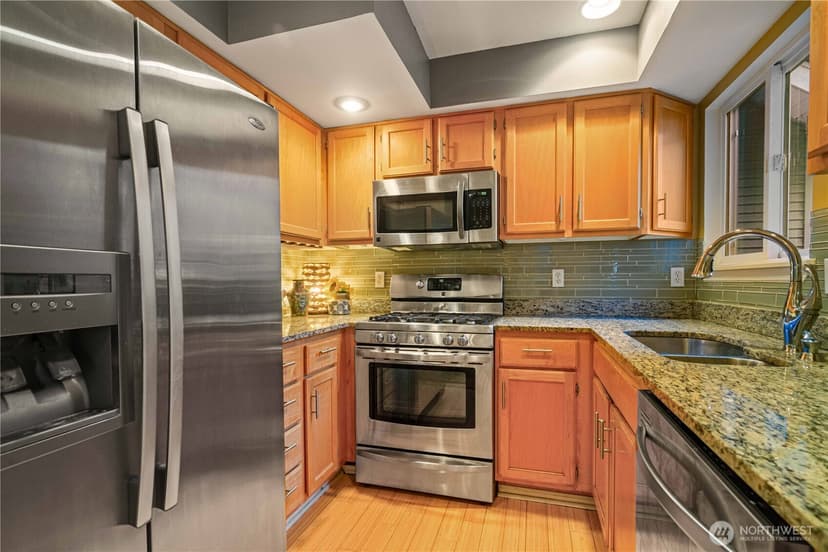 Property photo for 9406 Linden Avenue N #B, Seattle photo 15