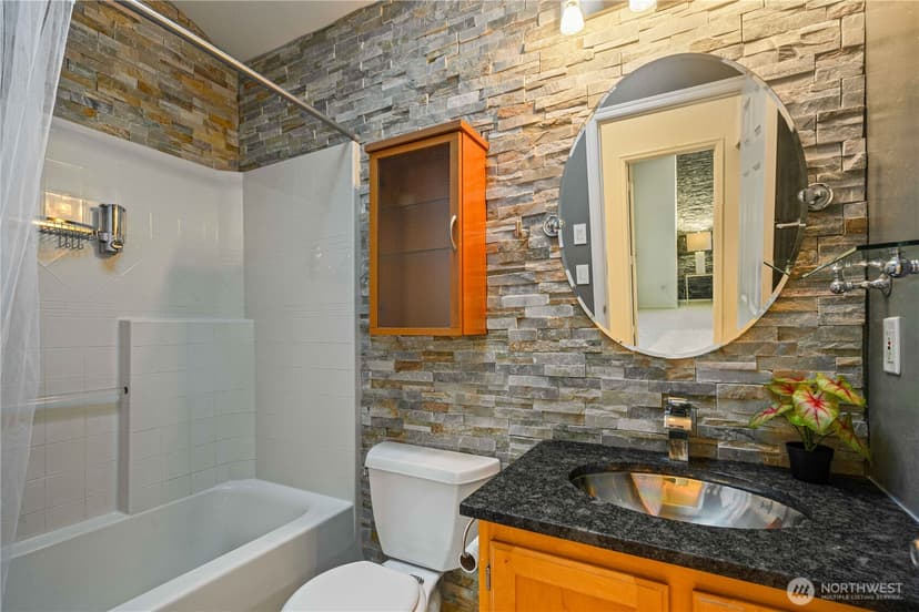Property photo for 9406 Linden Avenue N #B, Seattle photo 22