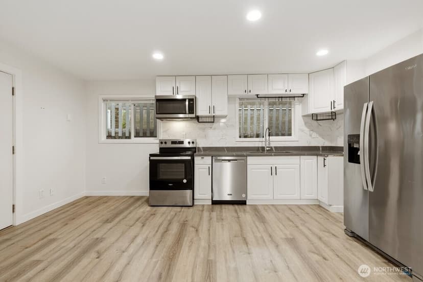Property photo for 5407 31st Avenue S, Seattle photo 6