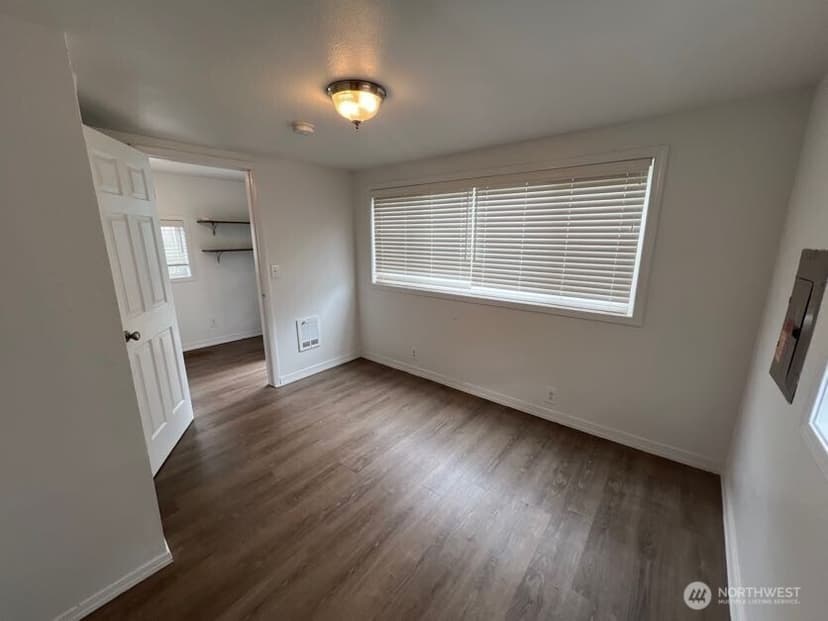 Property photo for 913 Charlotte Avenue W, Bremerton photo 6