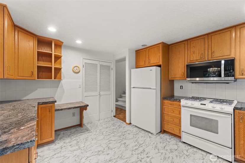 Property photo for 21303 NE 151st Street, Woodinville photo 12