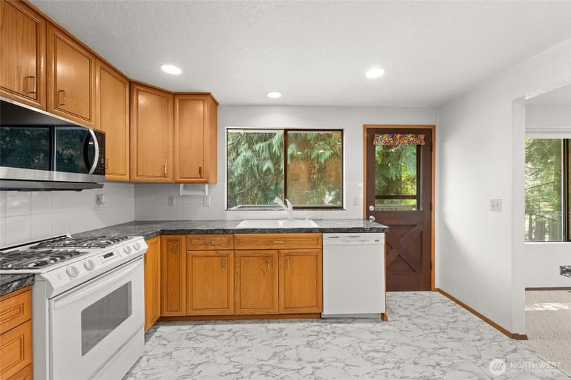 Property photo for 21303 NE 151st Street, Woodinville photo 10