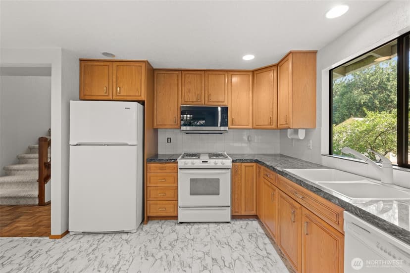 Property photo for 21303 NE 151st Street, Woodinville photo 9