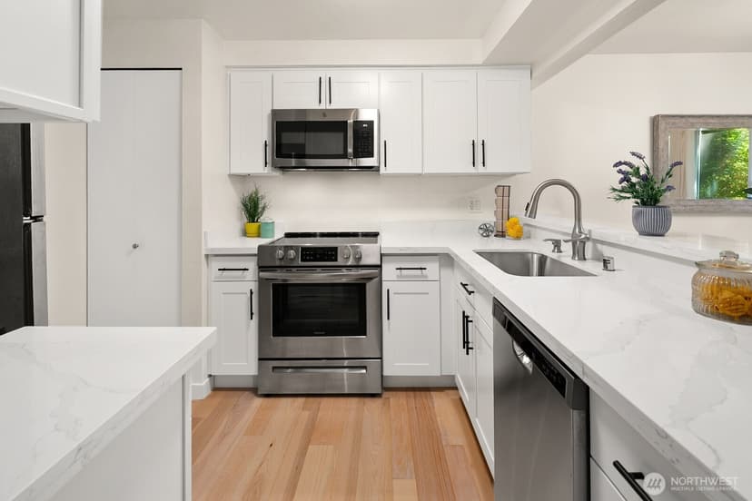 Property photo for 12708 NE 144th Street #B-104, Kirkland photo 6