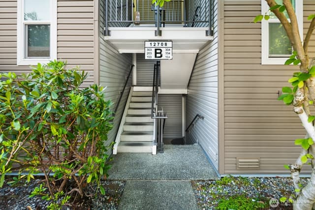 Property photo for 12708 NE 144th Street #B-104, Kirkland photo 2