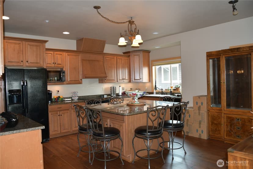 Property photo for 113 E Raymond Street #1B, Chelan photo 2