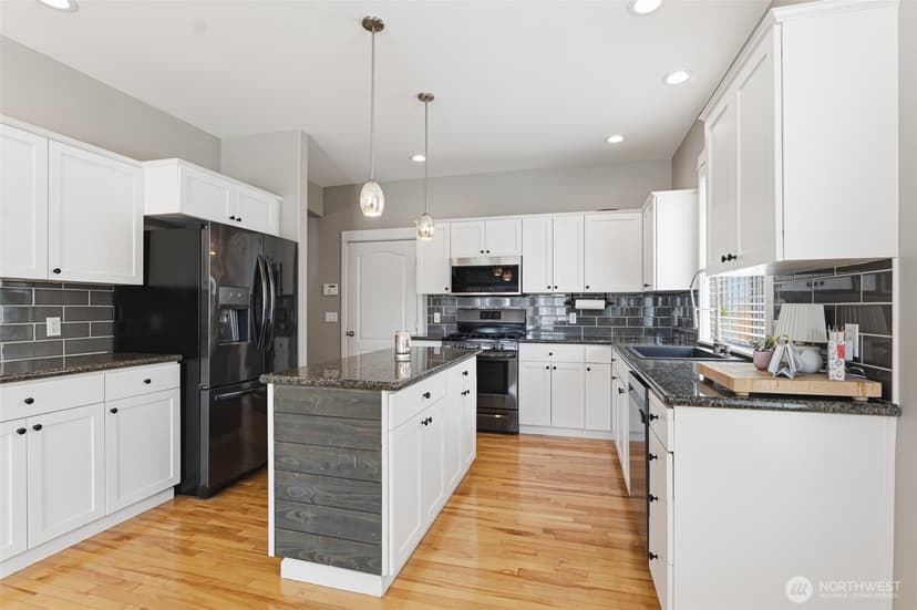 Property photo for 10411 178th Avenue E, Bonney Lake photo 9