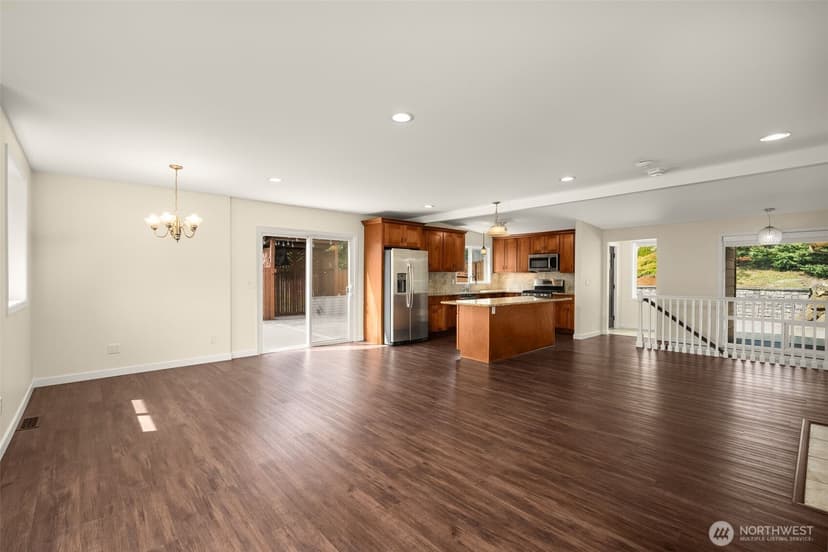 Property photo for 16204 Main Street, Bellevue photo 7
