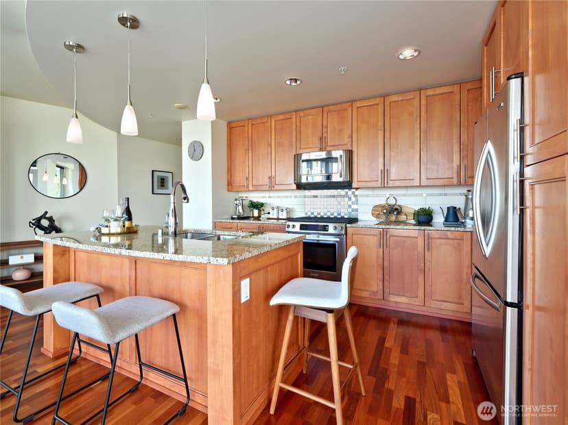 Property photo for 10610 NE 9th Place #605, Bellevue photo 10
